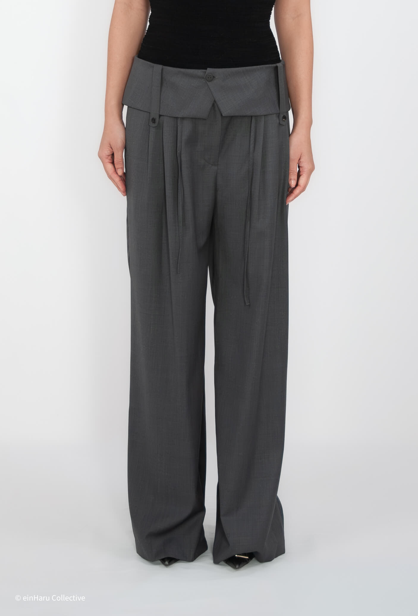 Wide leg trouser footwear styling — einHaru Collective Berlin