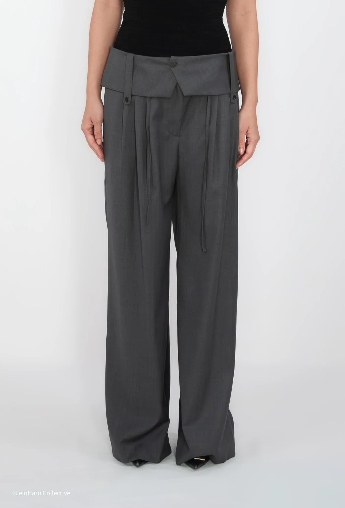 Wide leg trouser footwear styling — einHaru Collective Berlin